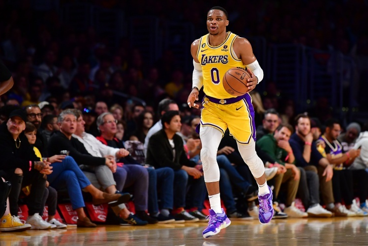 发过冲突, 贝弗利多次, 只是过往生 发过冲突, 贝弗利多次, 只是过往生